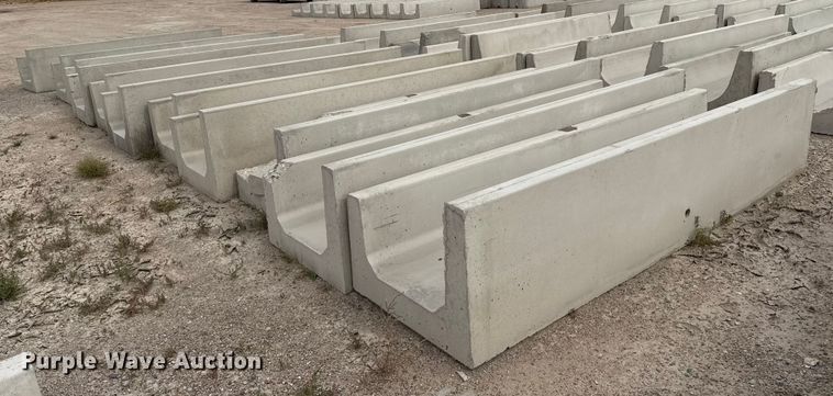 image for item EP0866 (11) concrete feed bunks