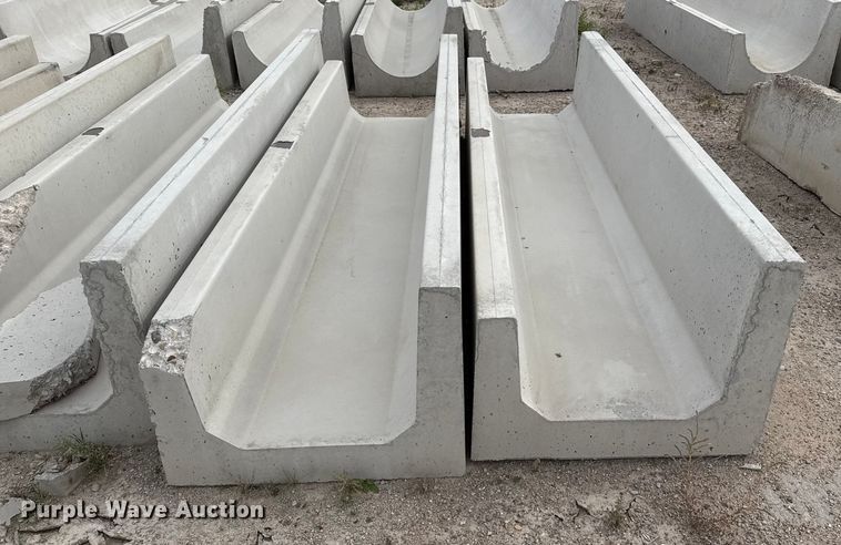 image for item EP0866 (11) concrete feed bunks
