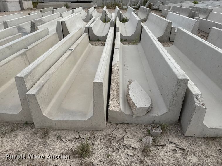 image for item EP0866 (11) concrete feed bunks