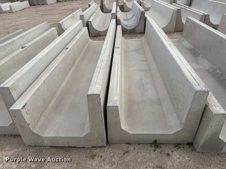 image for item EP0866 (11) concrete feed bunks
