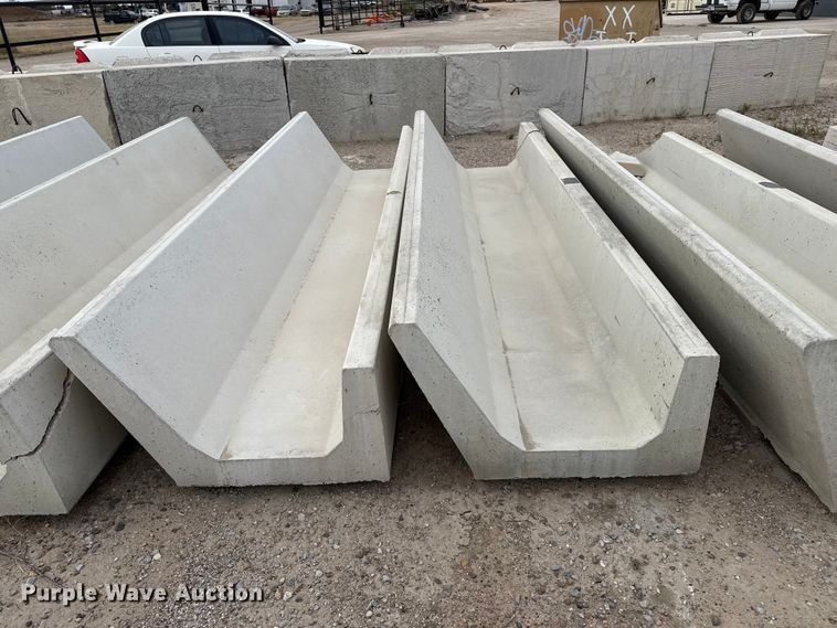 image for item EP0867 (8) concrete feed bunks