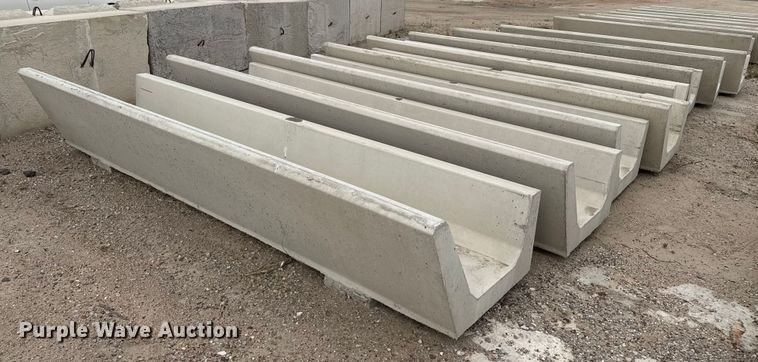 image for item EP0867 (8) concrete feed bunks