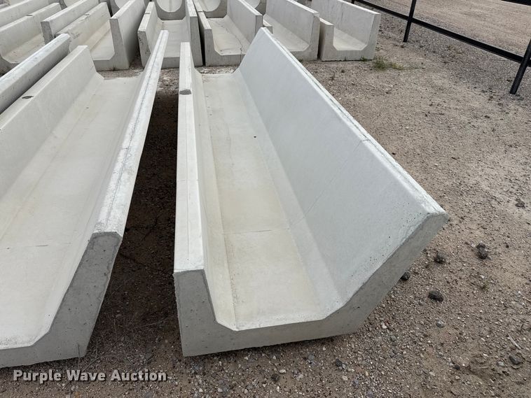 image for item EP0867 (8) concrete feed bunks