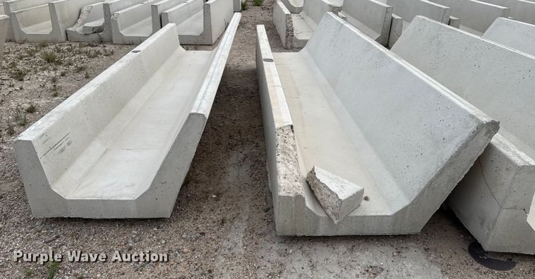 image for item EP0867 (8) concrete feed bunks