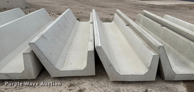 image for item EP0868 (8) concrete feed bunks