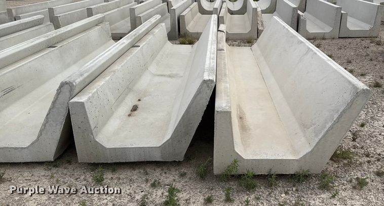image for item EP0868 (8) concrete feed bunks