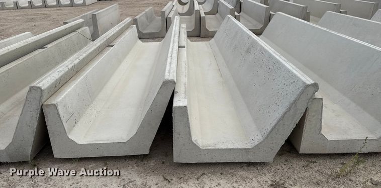 image for item EP0868 (8) concrete feed bunks