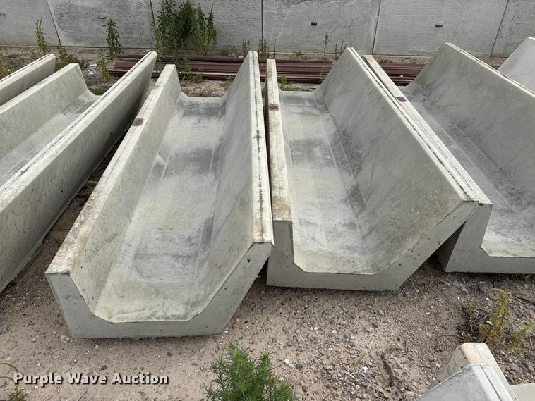 image for item EP0869 (11) concrete feed bunks