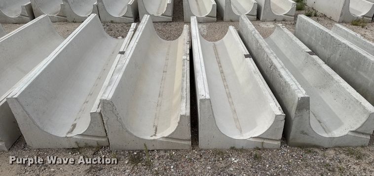 image for item EP0870 (9) concrete feed bunks