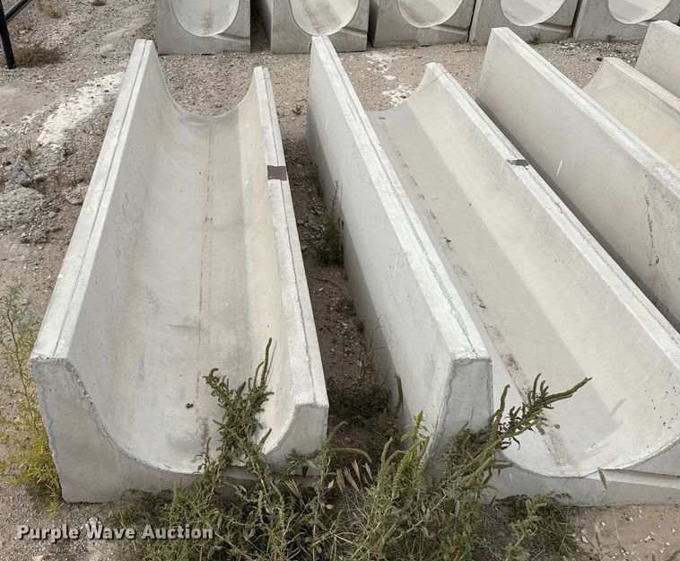 image for item EP0870 (9) concrete feed bunks