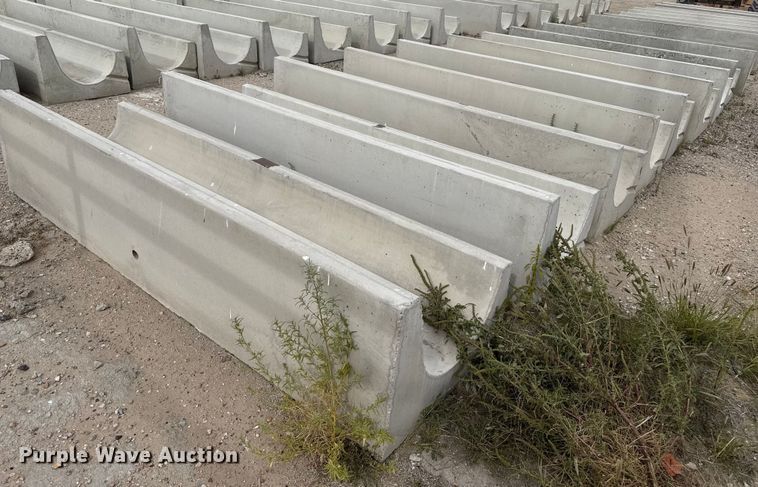 image for item EP0870 (9) concrete feed bunks