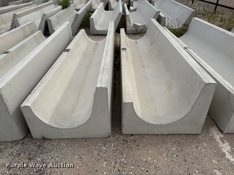 image for item EP0870 (9) concrete feed bunks