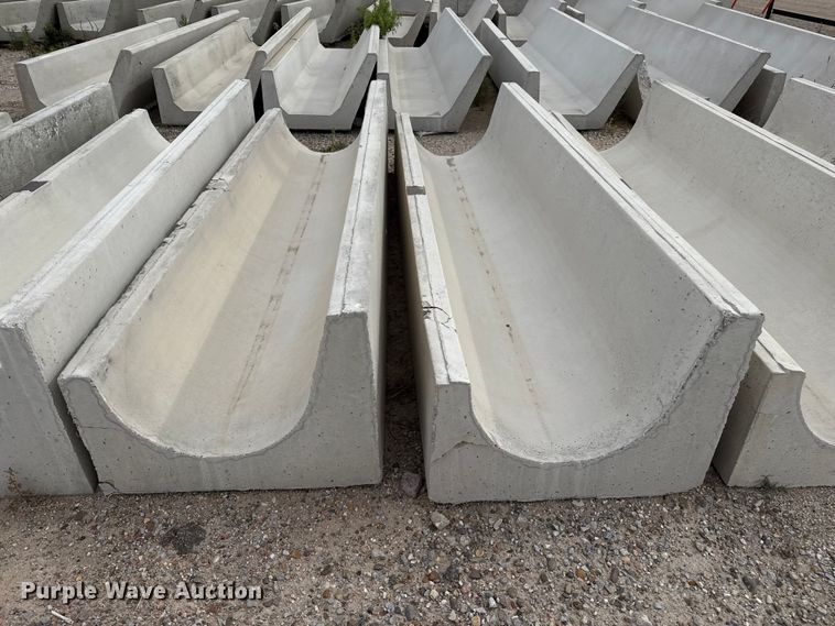 image for item EP0870 (9) concrete feed bunks