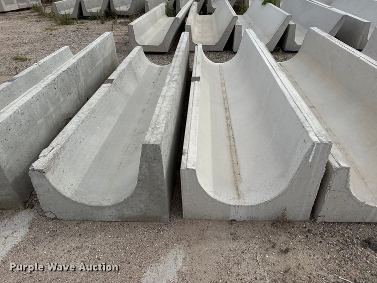 image for item EP0870 (9) concrete feed bunks