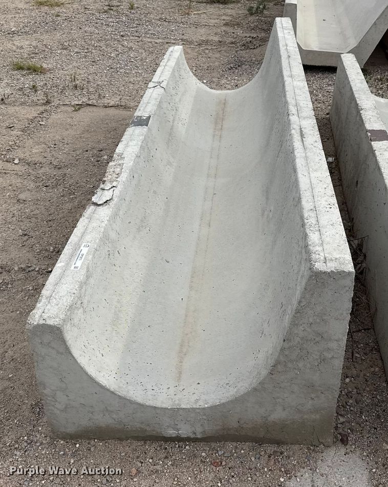 image for item EP0870 (9) concrete feed bunks