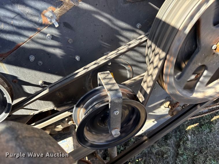 image for item EP0878 1985 Gleaner L3 combine