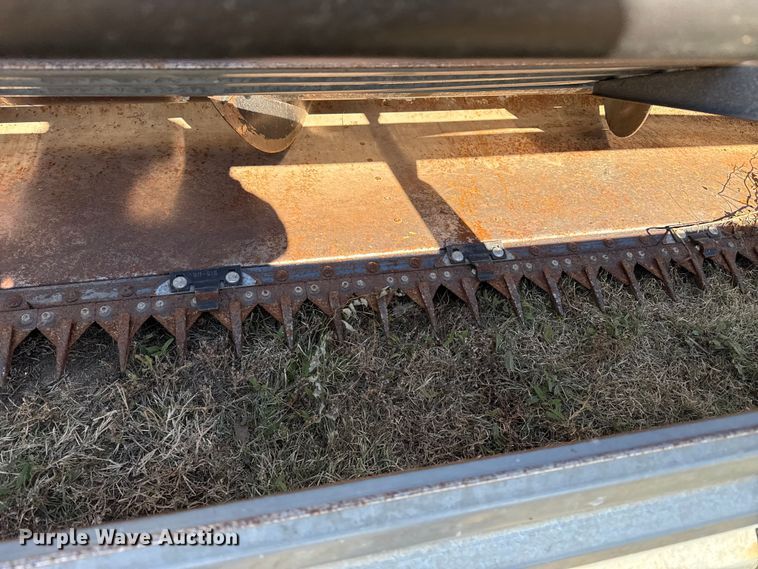image for item EP0878 1985 Gleaner L3 combine