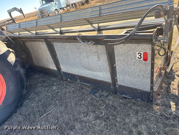 image for item EP0878 1985 Gleaner L3 combine