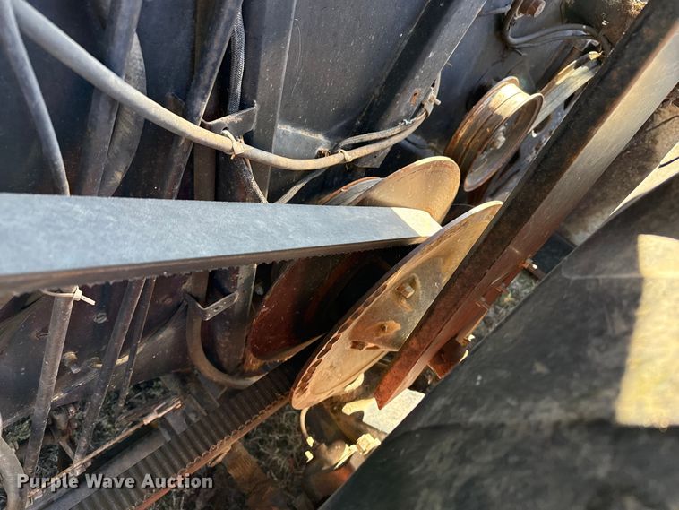 image for item EP0878 1985 Gleaner L3 combine