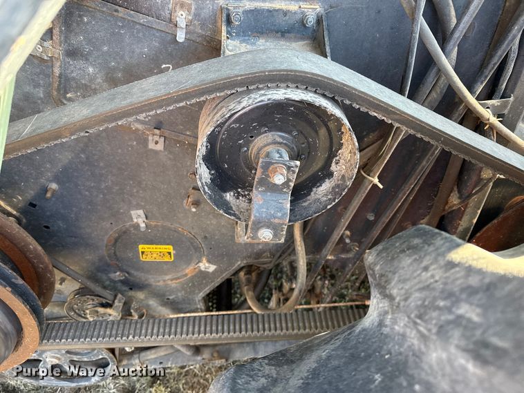 image for item EP0878 1985 Gleaner L3 combine