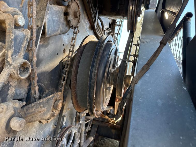 image for item EP0878 1985 Gleaner L3 combine