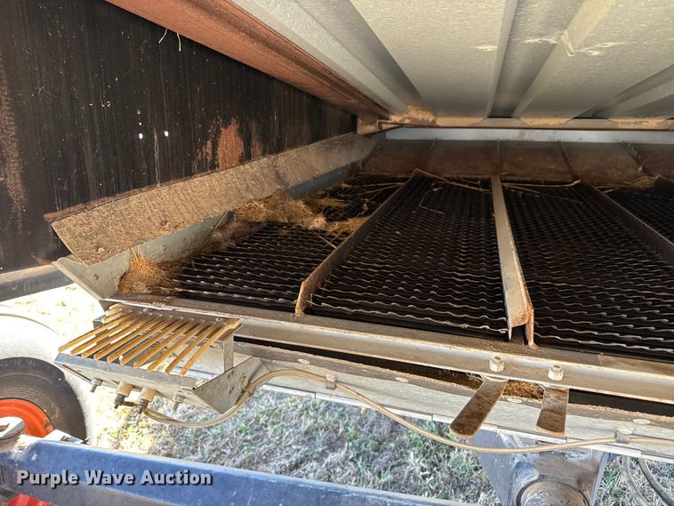 image for item EP0878 1985 Gleaner L3 combine