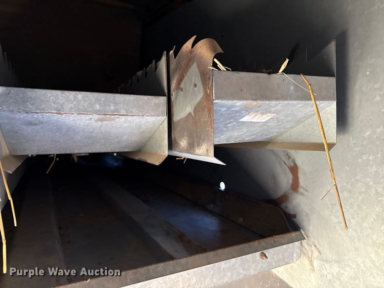 image for item EP0878 1985 Gleaner L3 combine