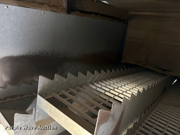 image for item EP0878 1985 Gleaner L3 combine