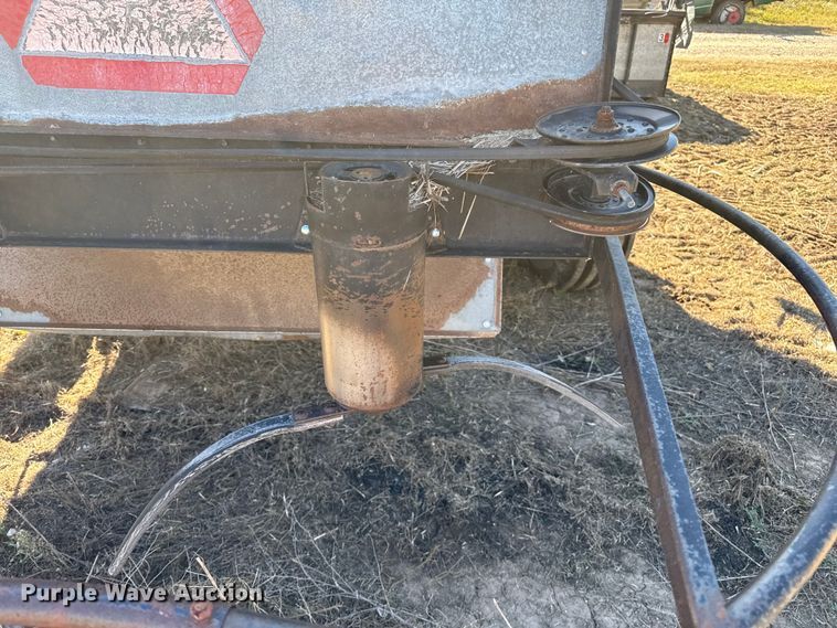 image for item EP0878 1985 Gleaner L3 combine