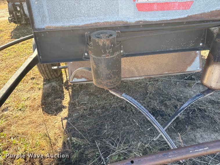 image for item EP0878 1985 Gleaner L3 combine