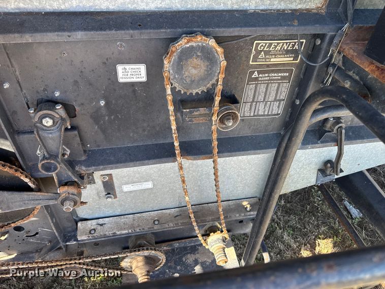 image for item EP0878 1985 Gleaner L3 combine