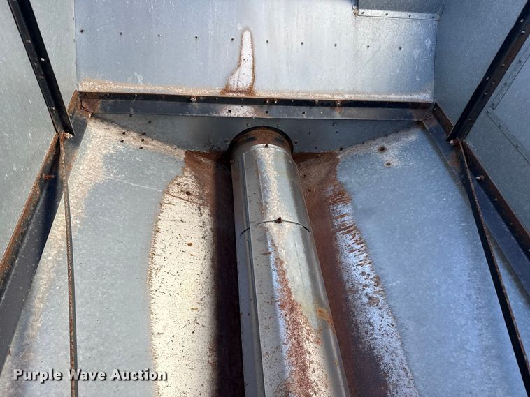 image for item EP0878 1985 Gleaner L3 combine