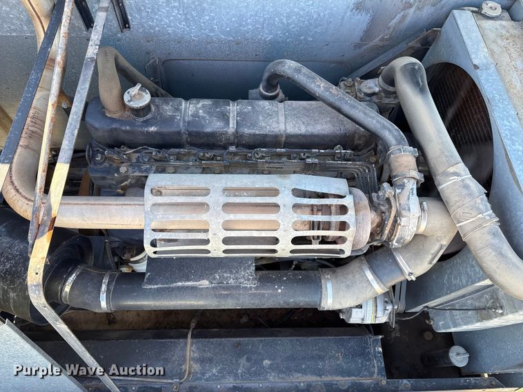 image for item EP0878 1985 Gleaner L3 combine