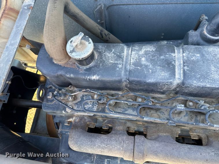 image for item EP0878 1985 Gleaner L3 combine