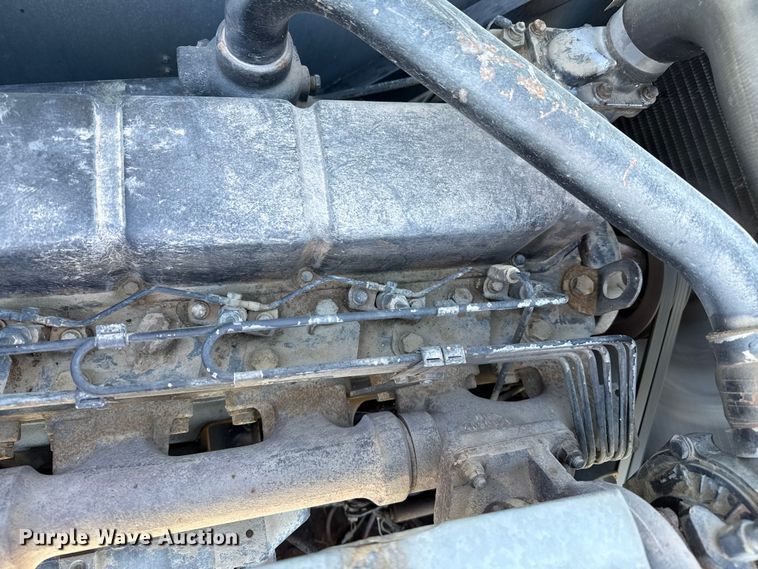 image for item EP0878 1985 Gleaner L3 combine