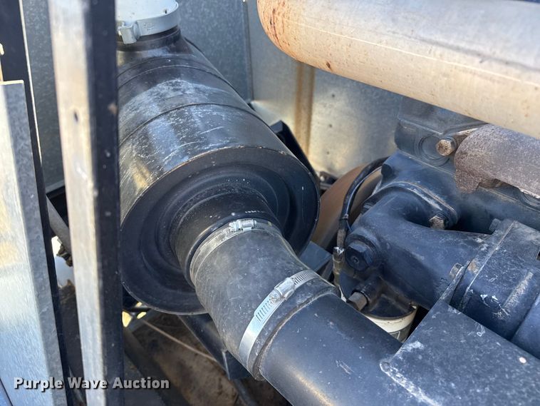 image for item EP0878 1985 Gleaner L3 combine