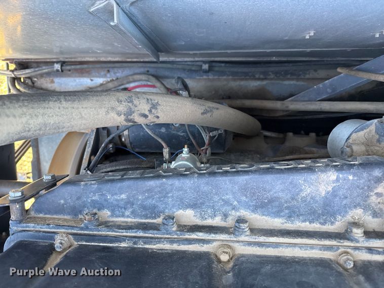 image for item EP0878 1985 Gleaner L3 combine