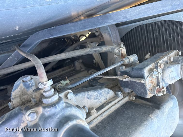 image for item EP0878 1985 Gleaner L3 combine