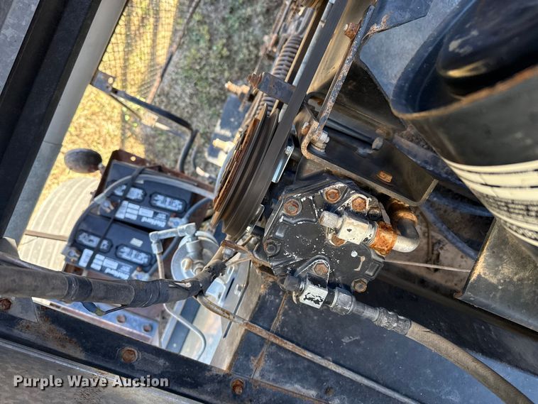 image for item EP0878 1985 Gleaner L3 combine