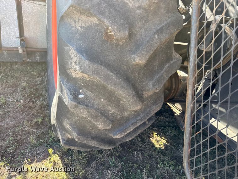 image for item EP0878 1985 Gleaner L3 combine
