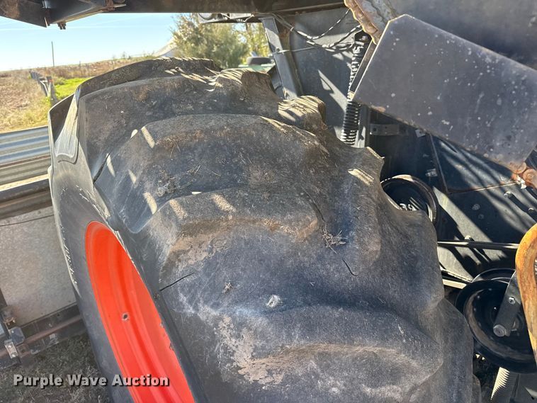 image for item EP0878 1985 Gleaner L3 combine