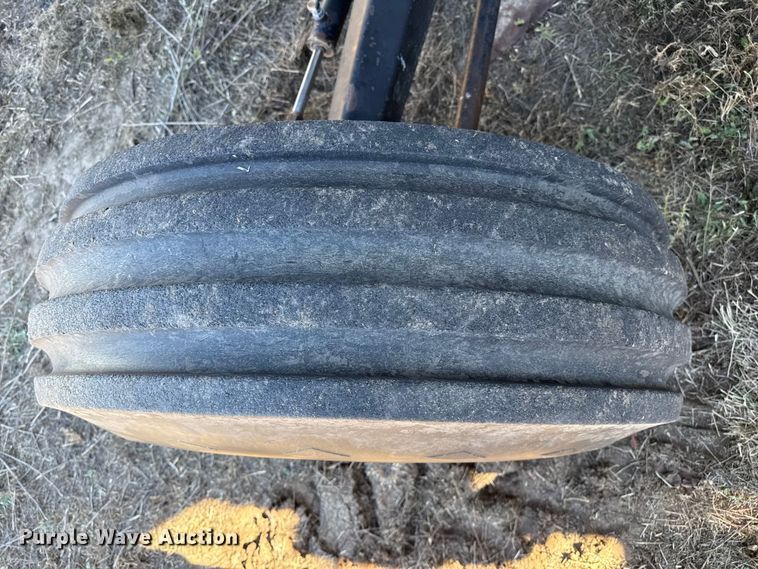 image for item EP0878 1985 Gleaner L3 combine