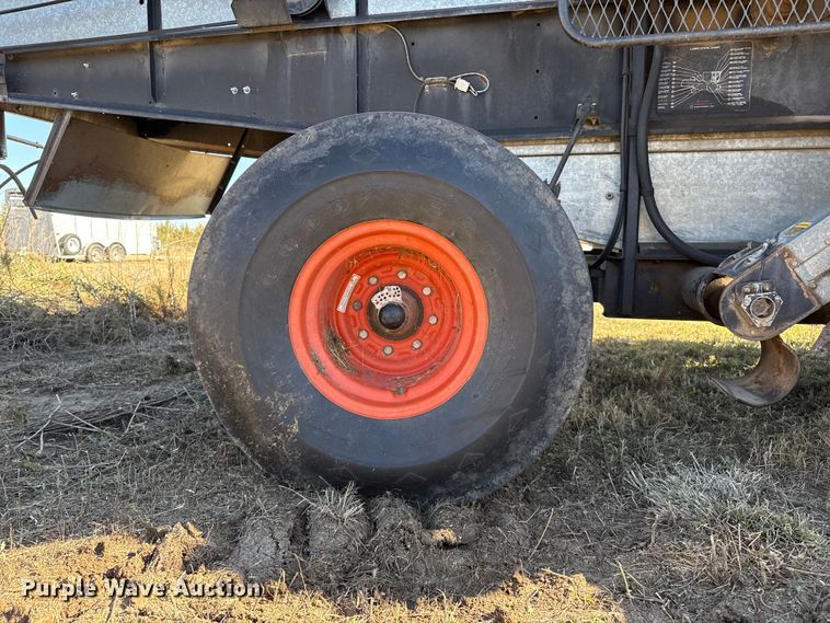 image for item EP0878 1985 Gleaner L3 combine
