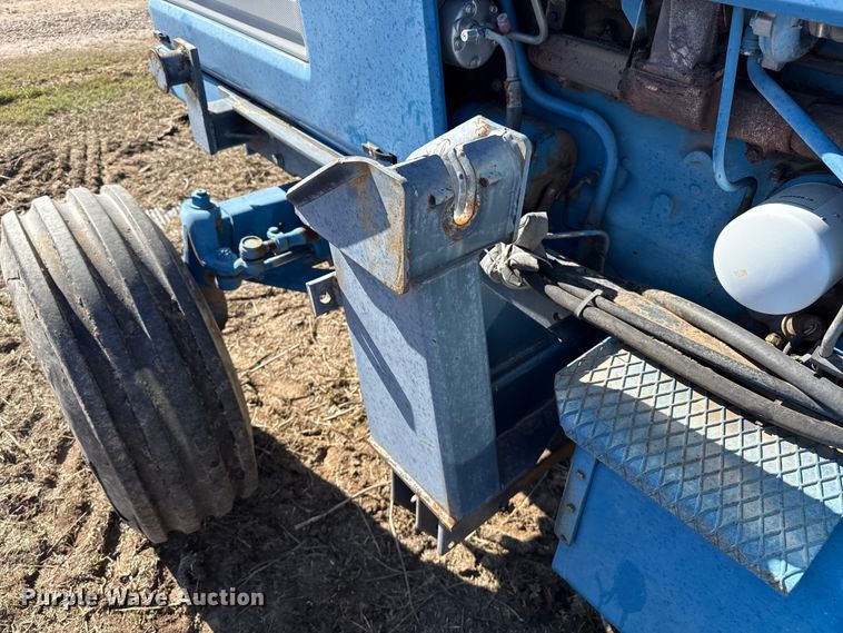 image for item EP0879 Ford TW-25 tractor