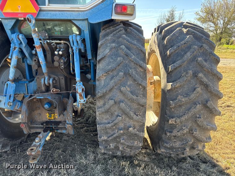 image for item EP0879 Ford TW-25 tractor