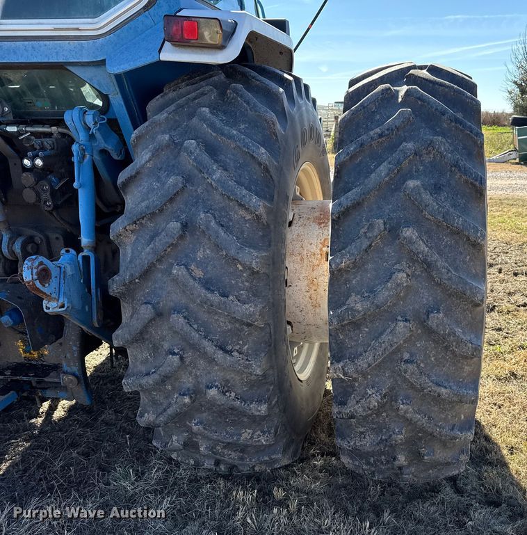 image for item EP0879 Ford TW-25 tractor