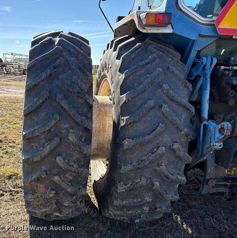 image for item EP0879 Ford TW-25 tractor