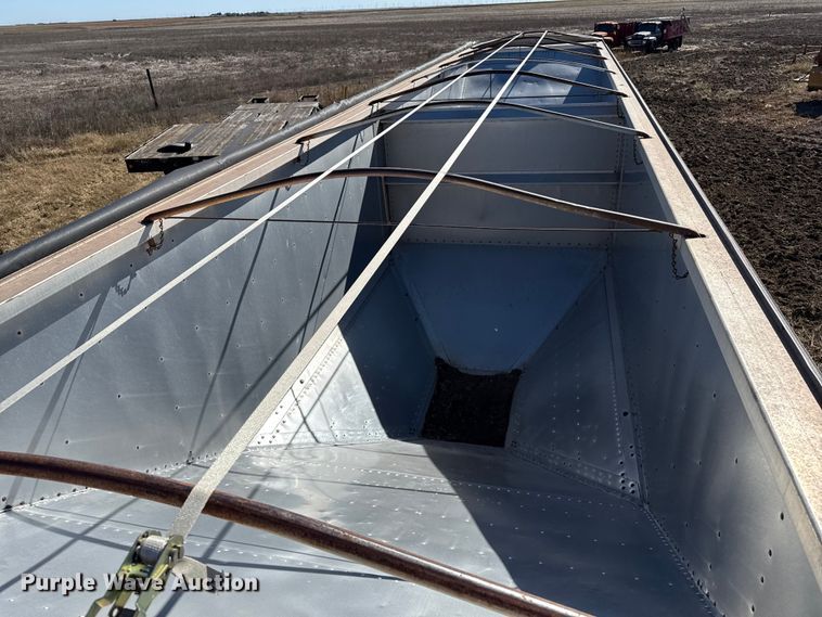 image for item EP0886 2001 Timpte grain trailer