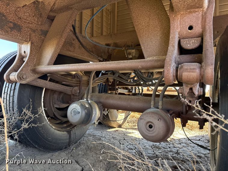 image for item EP0886 2001 Timpte grain trailer