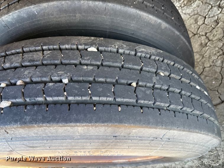 image for item EP0886 2001 Timpte grain trailer